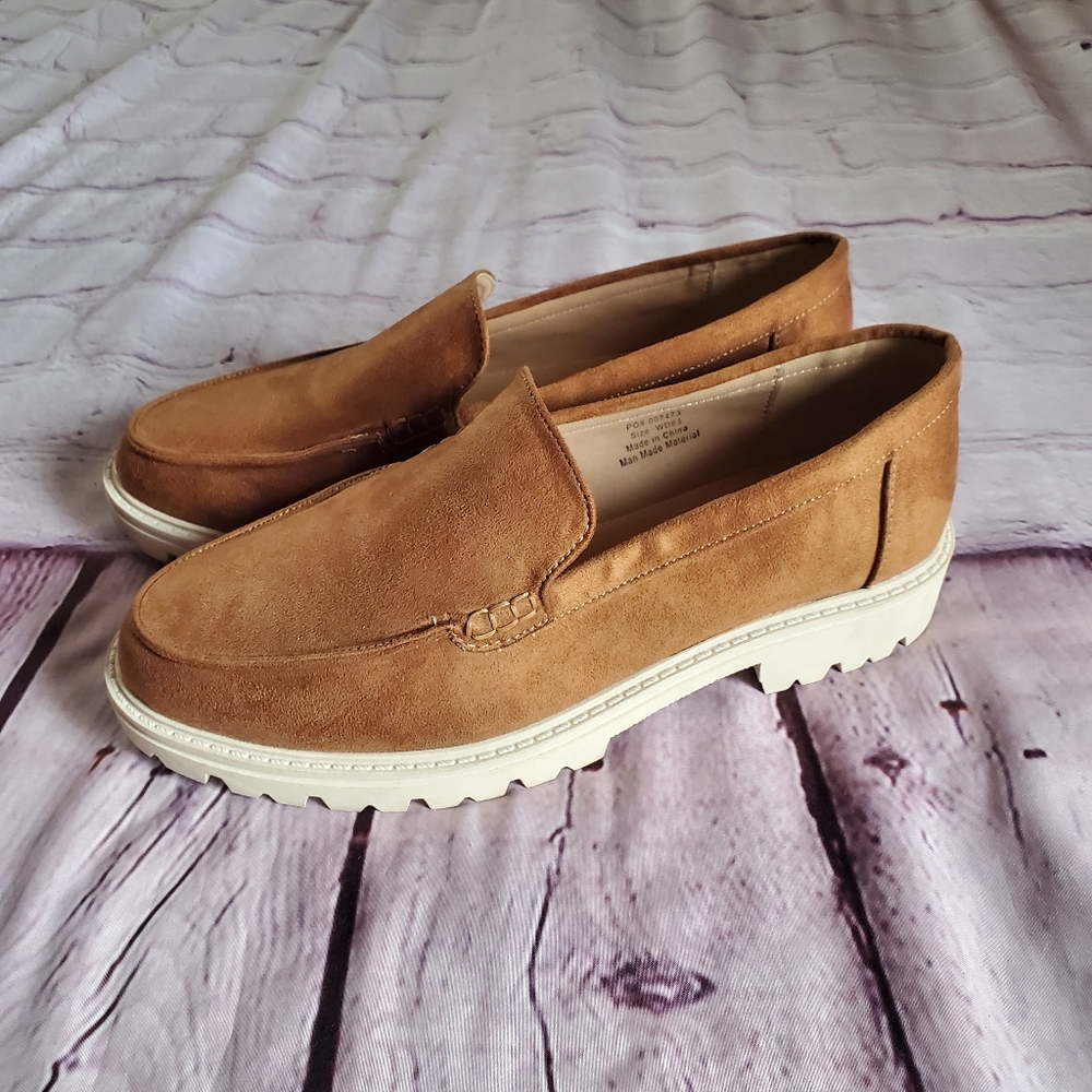 Journee Collection Ericka Vegan Leather Loafers Almond Toe W8.5 Slip-on Flats
